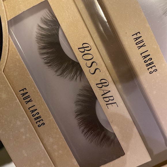 6 sets of lashes 🖤 Brand new packaged - Picture 7 of 7